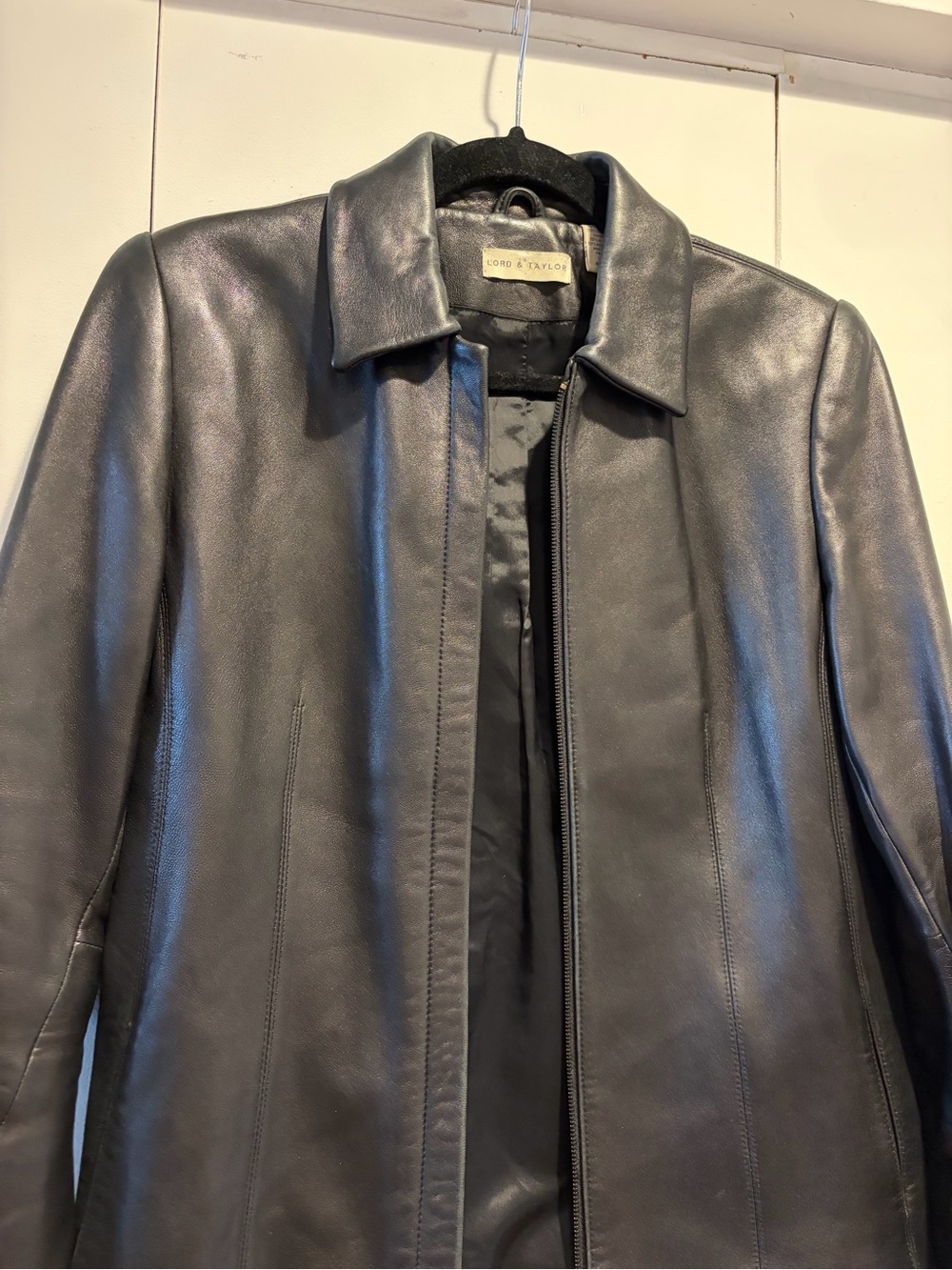 Lord & Taylor Women's Vintage 100% Leather Black Jacket Zip-up 4 Super Soft